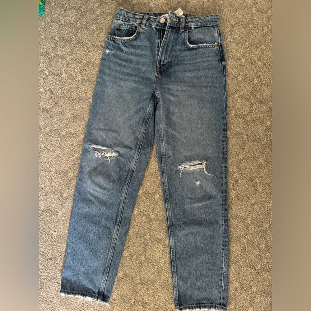 Zara women’s mom fit jeans